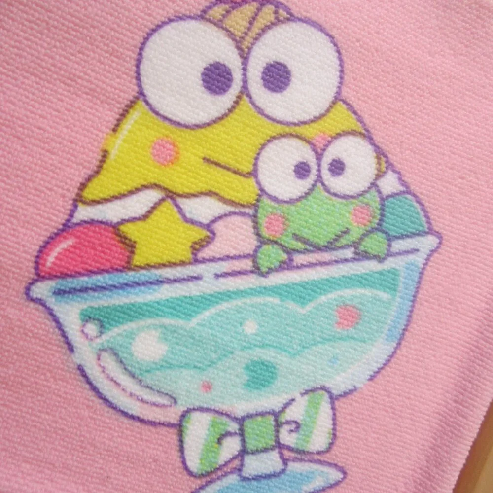 Hello Kitty & Friends Sanrio Beach Towel Pink
